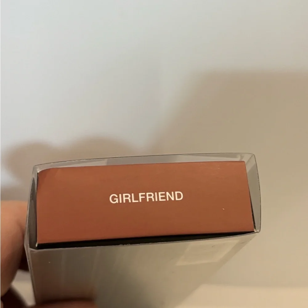 Huda Beauty Brown Matte Lipstick color GIRLFRIEND NIB